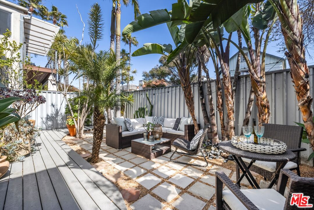 25 18th Avenue Venice, CA 90291 - Photo 19 of 22