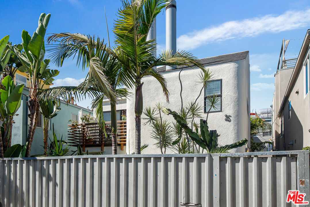 25 18th Avenue Venice, CA 90291 - Photo 20 of 22