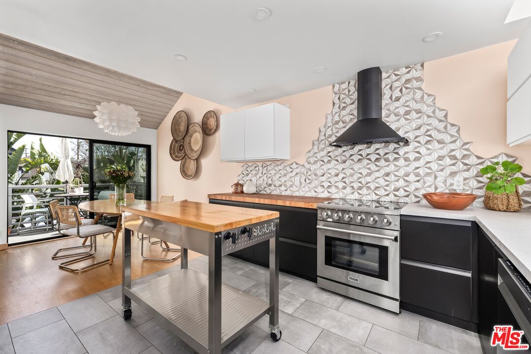 25 18th Avenue Venice, CA 90291 - Photo 5 of 22