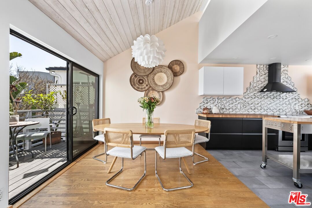 25 18th Avenue Venice, CA 90291 - Photo 6 of 22