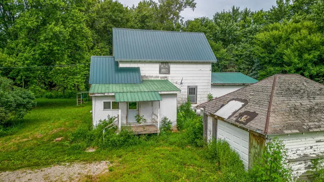 $139,900 | 42622 Highway 109, Delavan, MN 56023