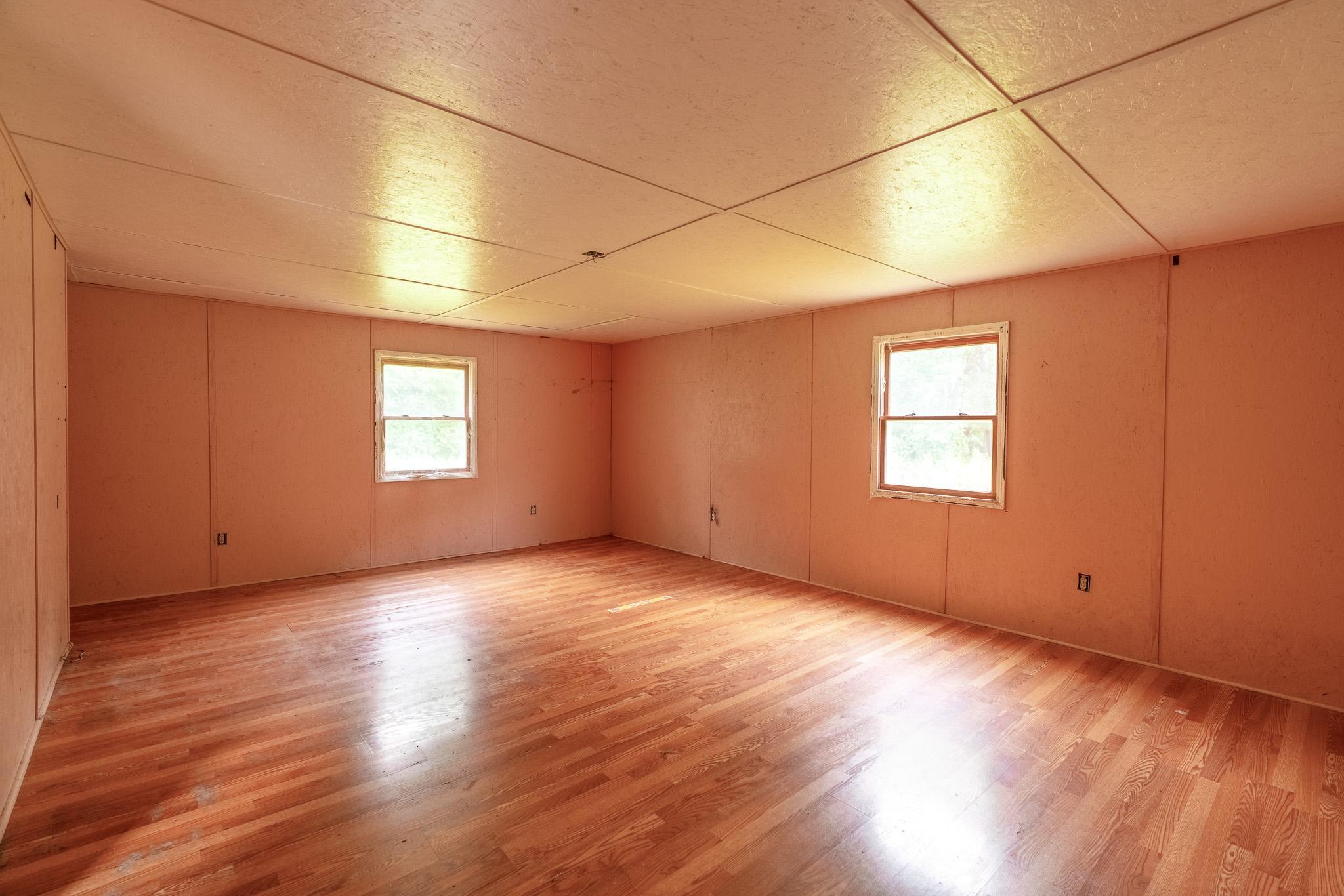 42622 Highway 109 Delavan, MN 56023 - Photo 9 of 32