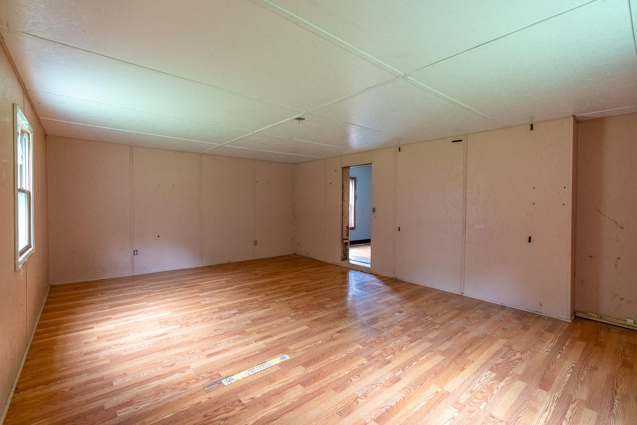 42622 Highway 109 Delavan, MN 56023 - Photo 10 of 32