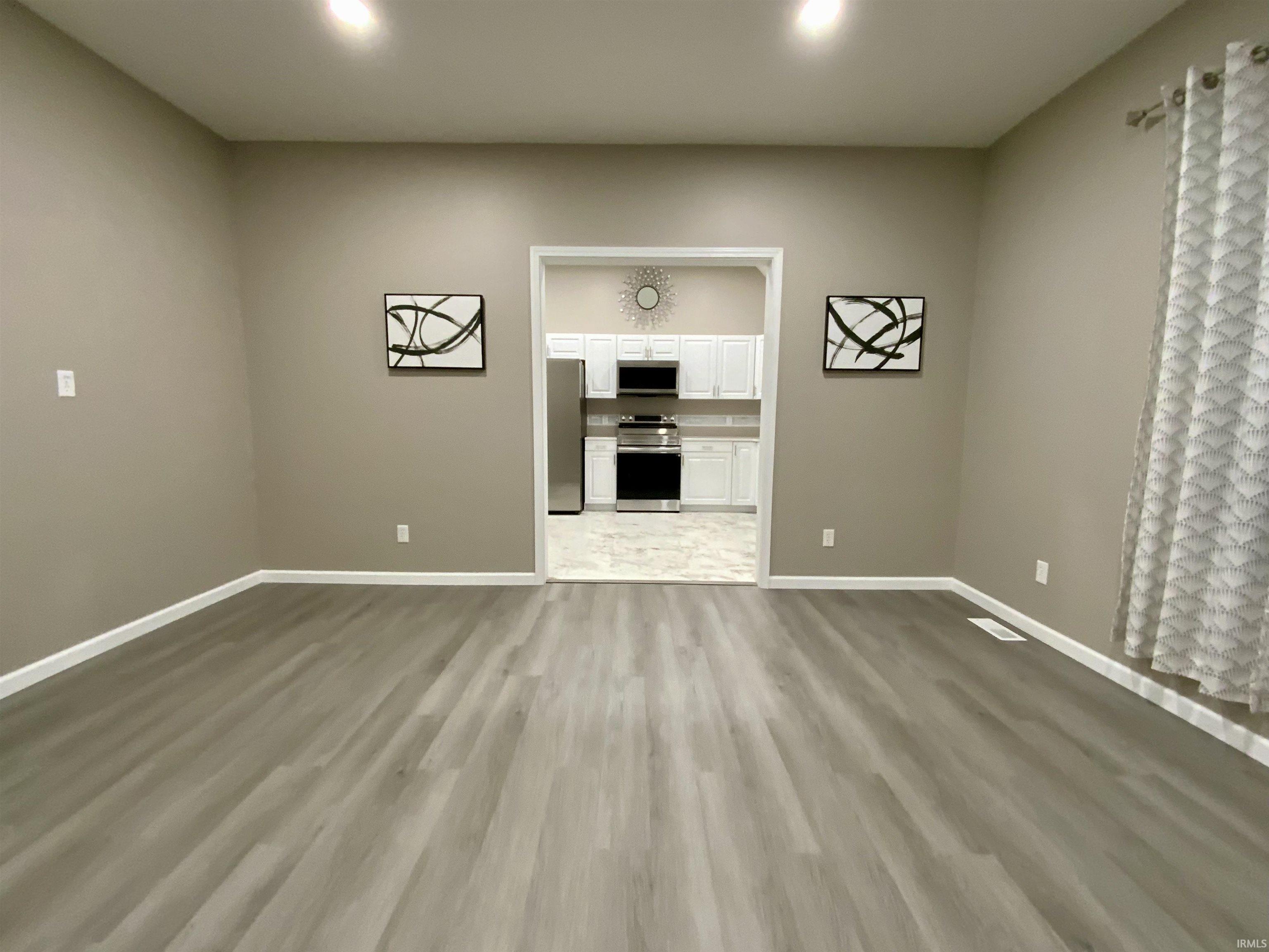 719 R Street Bedford, IN 47421 - Photo 3 of 35 Gallery Image 3