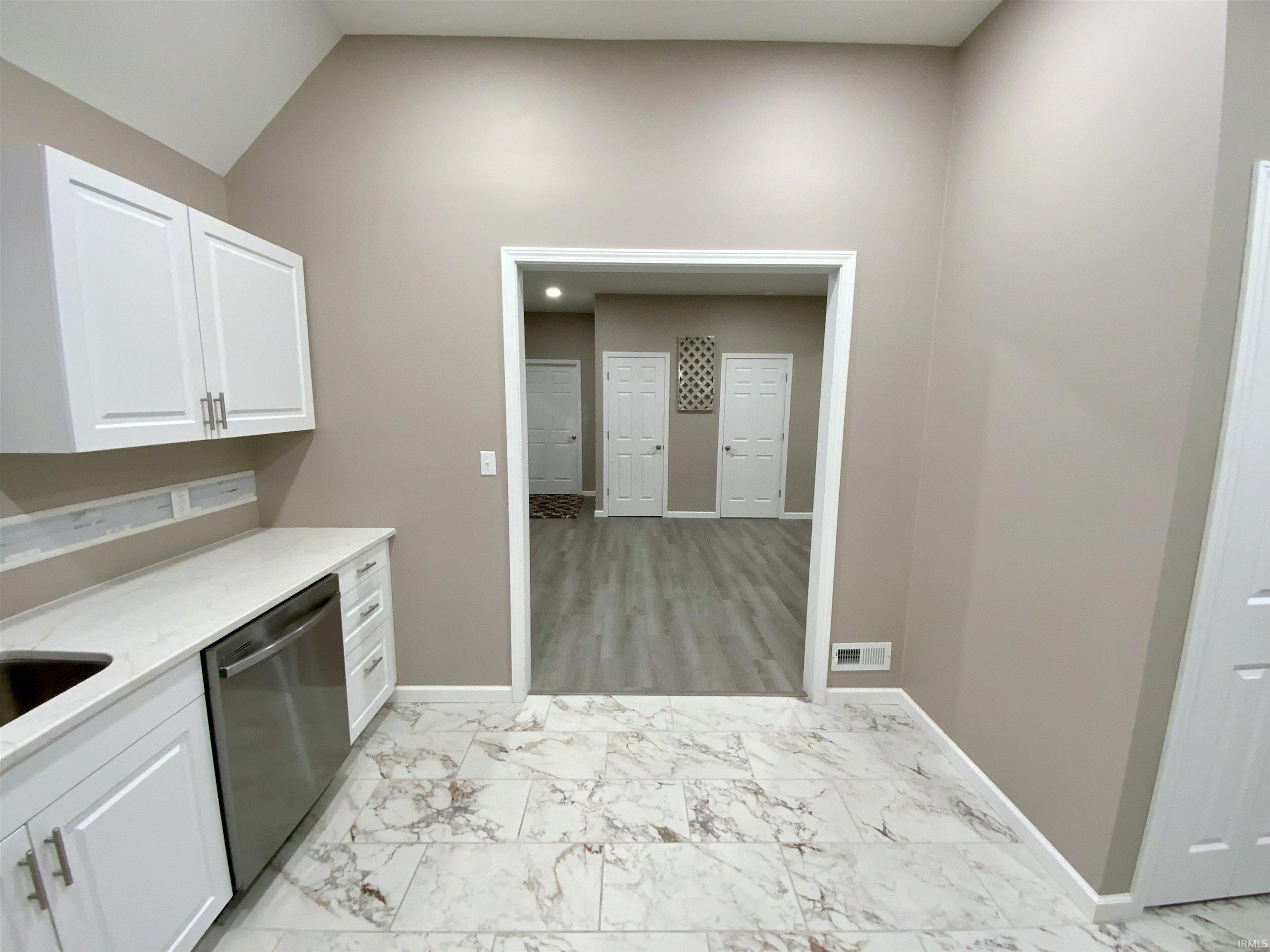 719 R Street Bedford, IN 47421 - Photo 10 of 35 Gallery Image 10