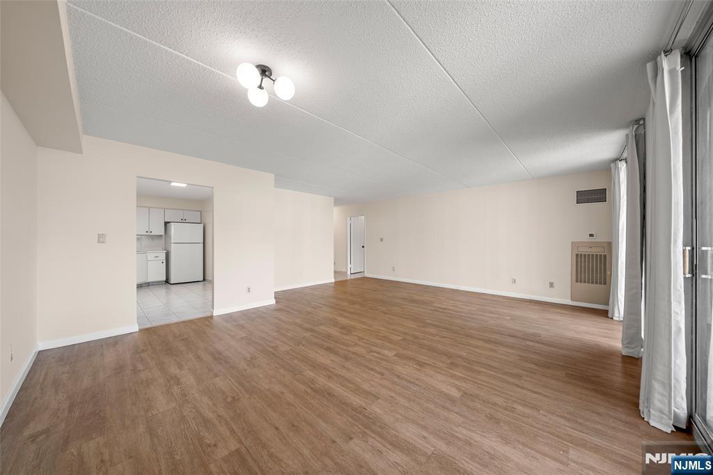 1077 River Road, Unit 606 Edgewater, NJ 07020 - Photo 7 of 23