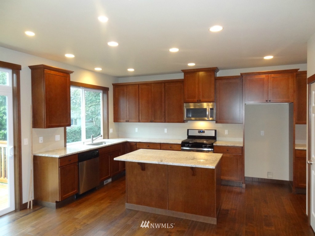515 218th Street Southwest Bothell, WA 98021 - Photo 4 of 12