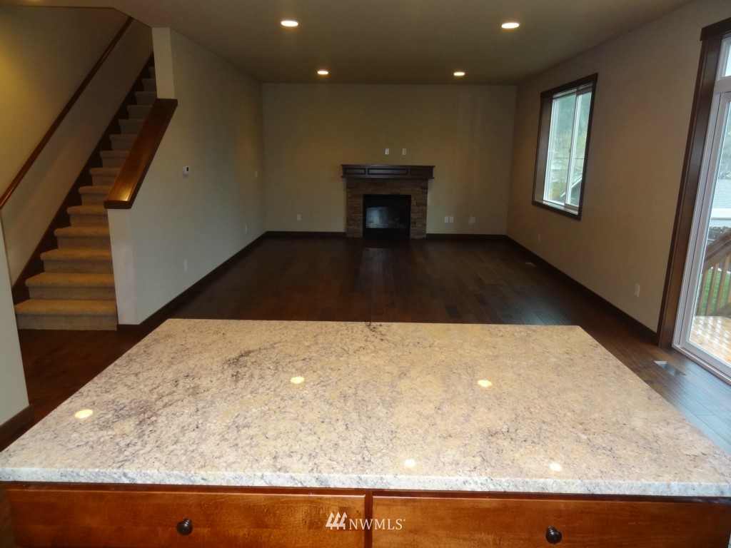 515 218th Street Southwest Bothell, WA 98021 - Photo 7 of 12