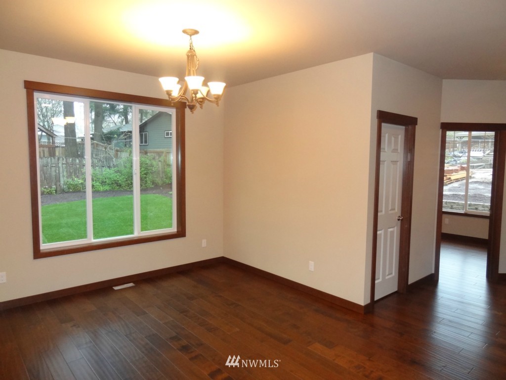 515 218th Street Southwest Bothell, WA 98021 - Photo 9 of 12