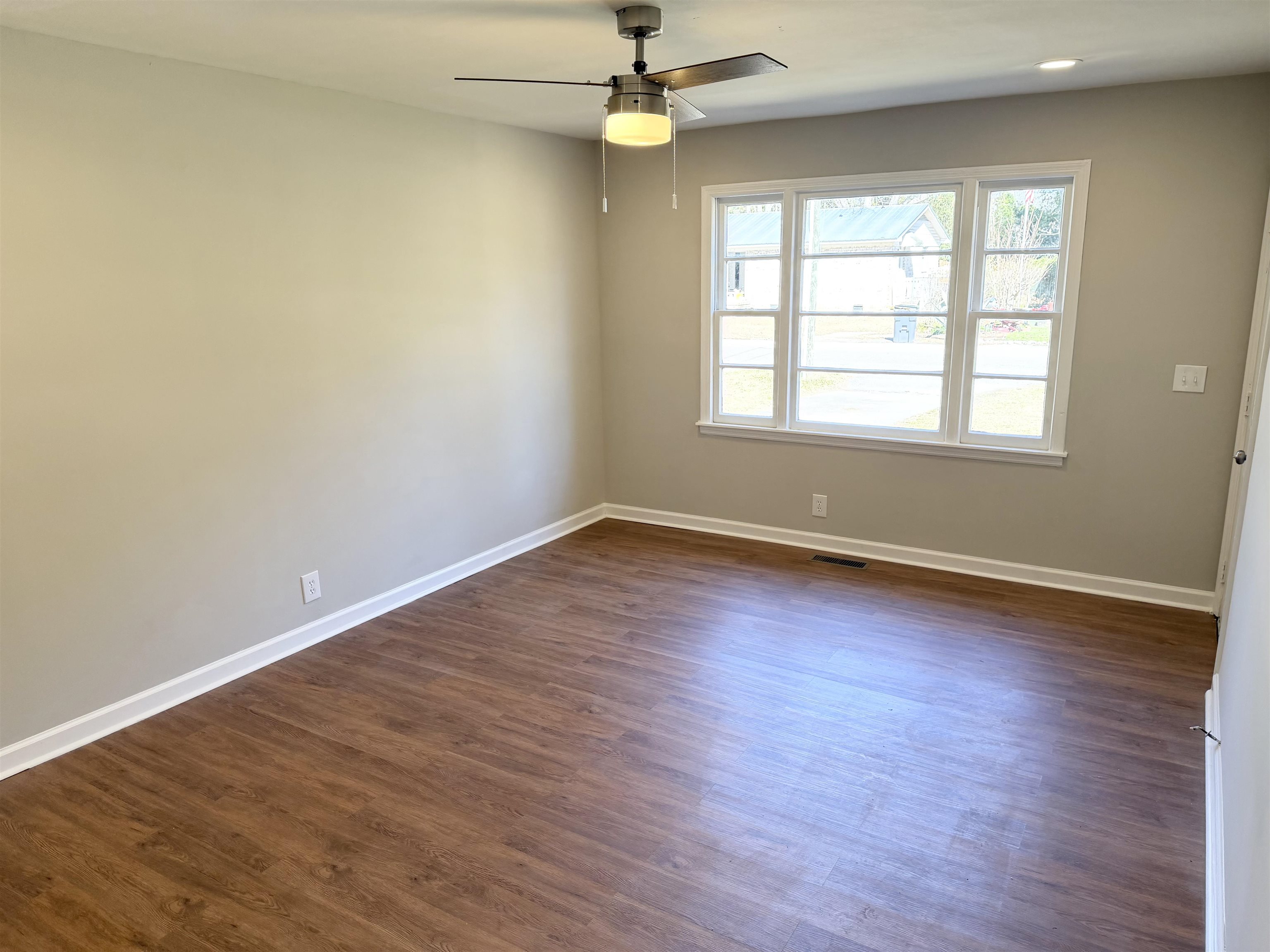 313 Dickson Heights Marion, SC 29571 - Photo 2 of 12