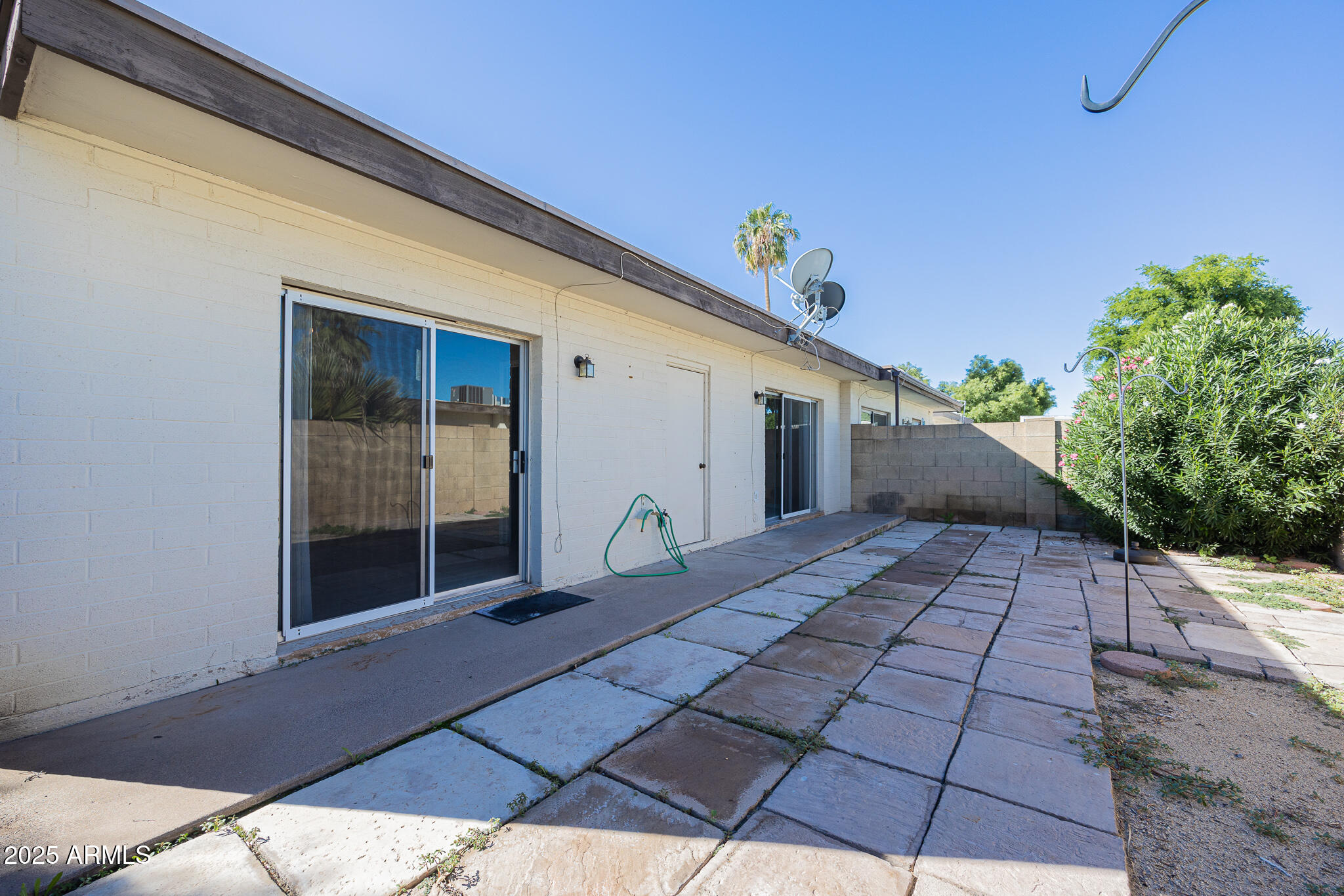 2724 South Azalea Drive Tempe, AZ 85282 - Photo 24 of 25 a view of backyard with seating space
