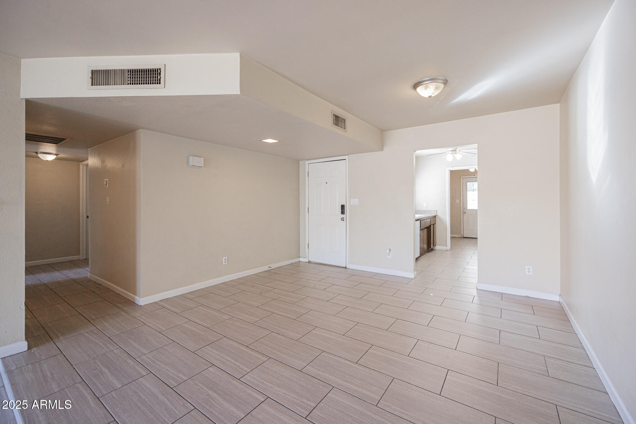 2724 South Azalea Drive Tempe, AZ 85282 - Photo 8 of 25 a view of an empty room