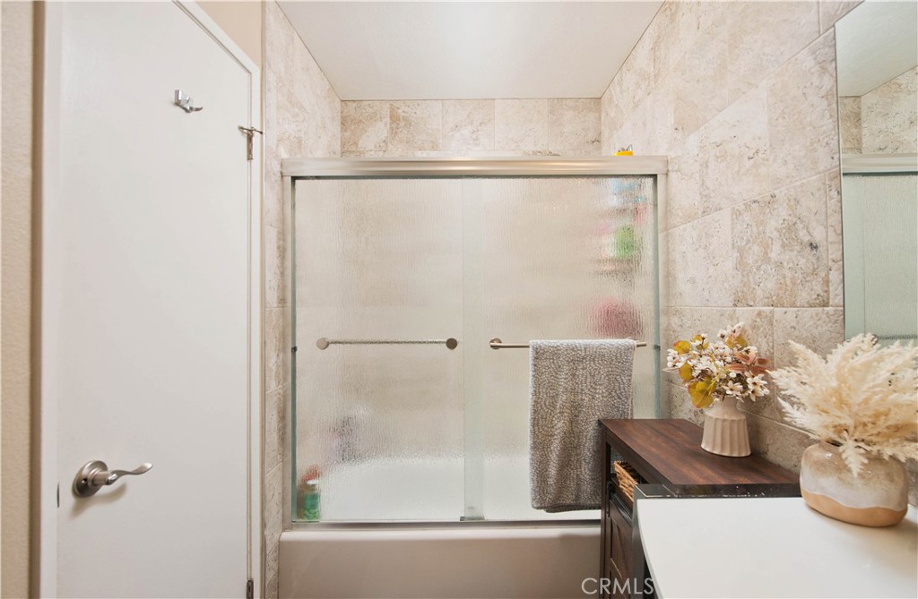 1124 Okapi Lane Ventura, CA 93003 - Photo 19 of 22 a bathroom with a shower