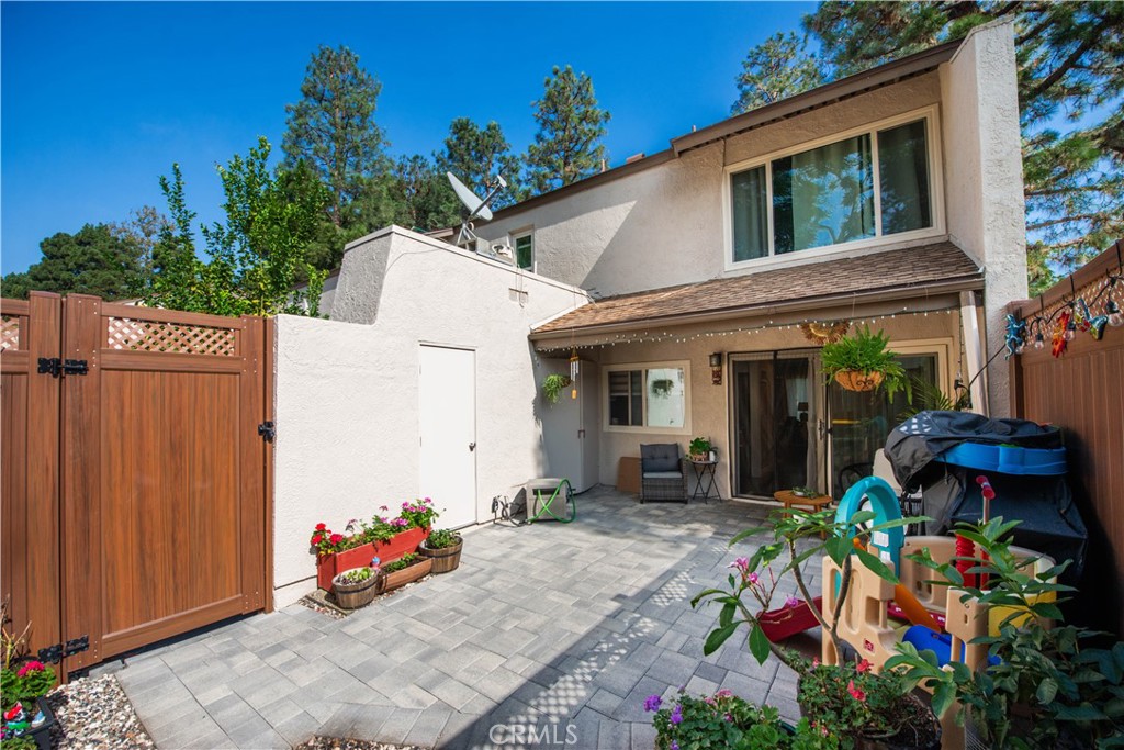 1124 Okapi Lane Ventura, CA 93003 - Photo 3 of 22