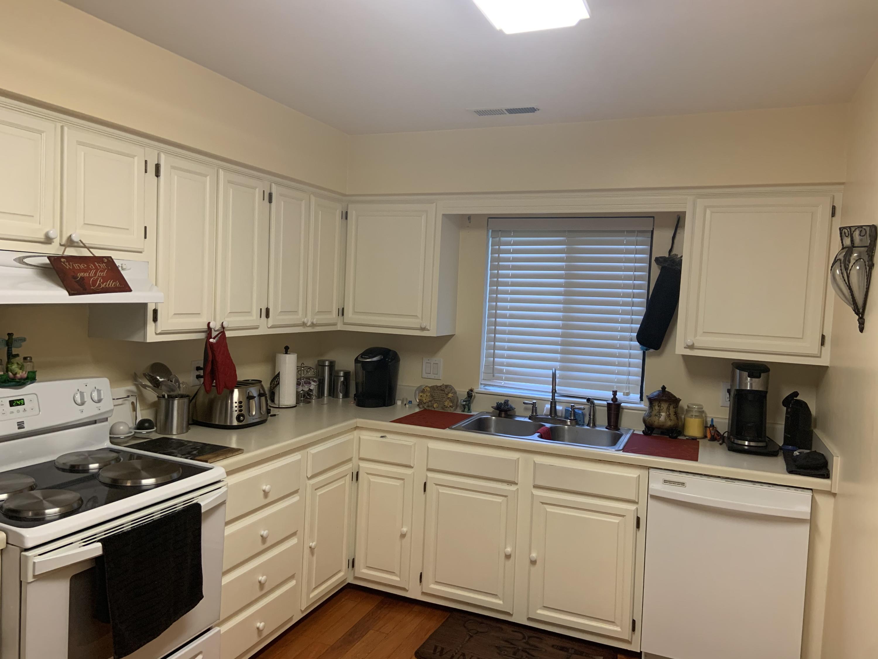 2415 Post Oak Road Salem, VA 24153 - Photo 5 of 15 Kitchen