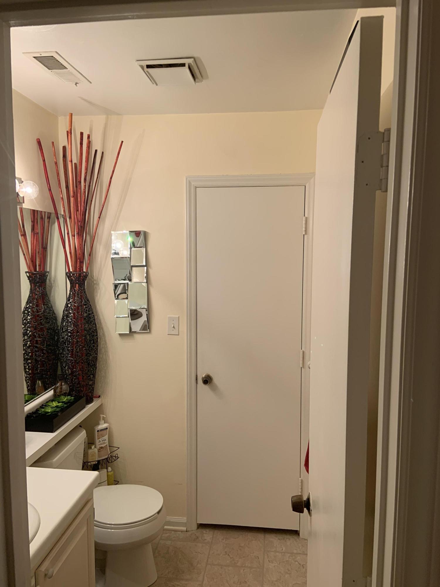2415 Post Oak Road Salem, VA 24153 - Photo 9 of 15 Bathroom