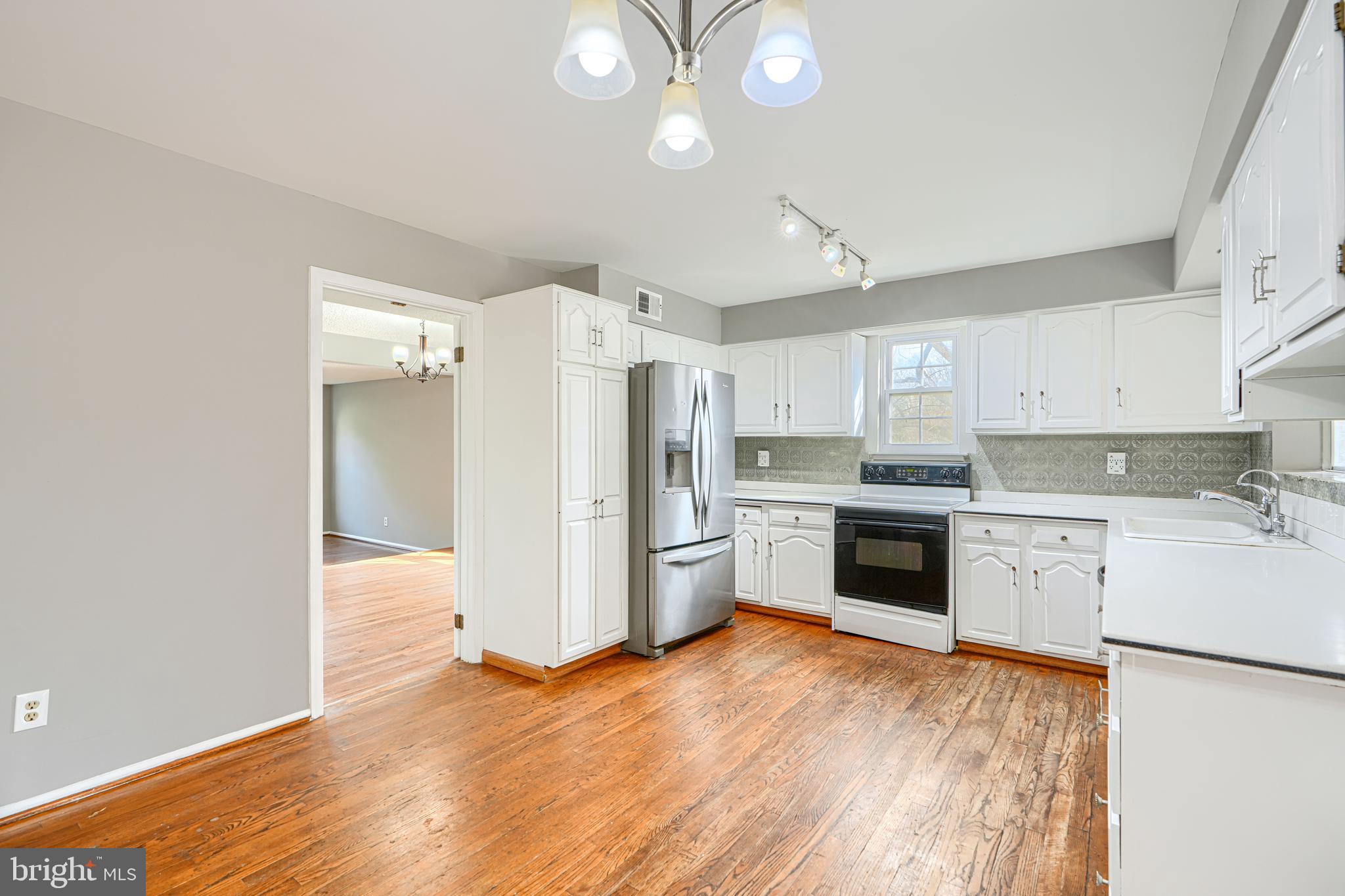 262 Hunters Ridge Road Lutherville-Timonium, MD 21093 - Photo 14 of 79