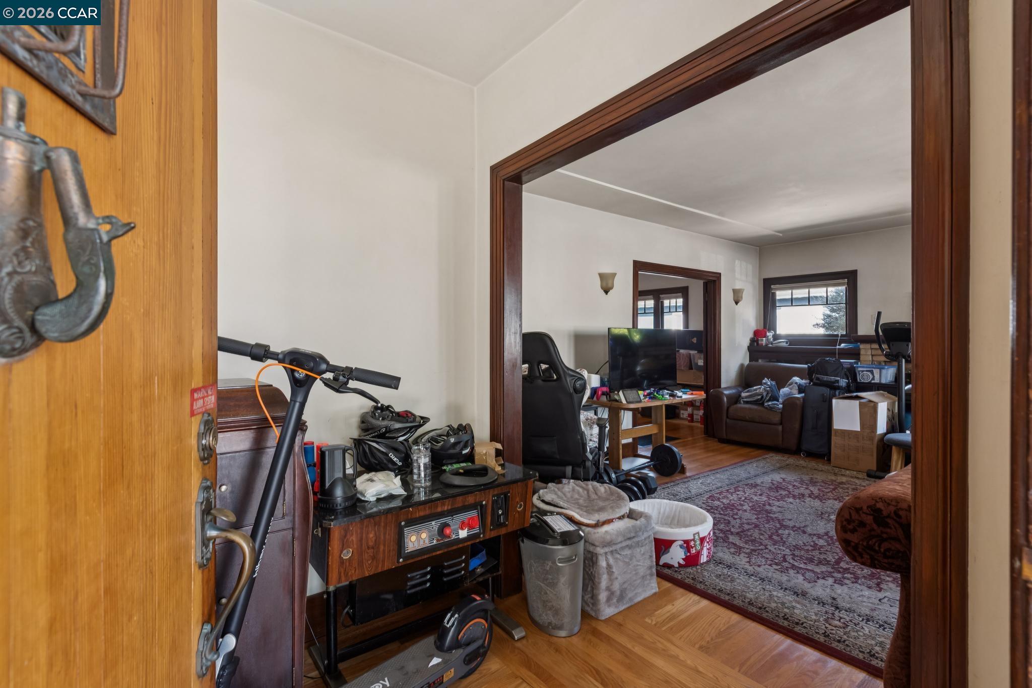 1242 Hopkins Street Berkeley, CA 94702 - Photo 7 of 84