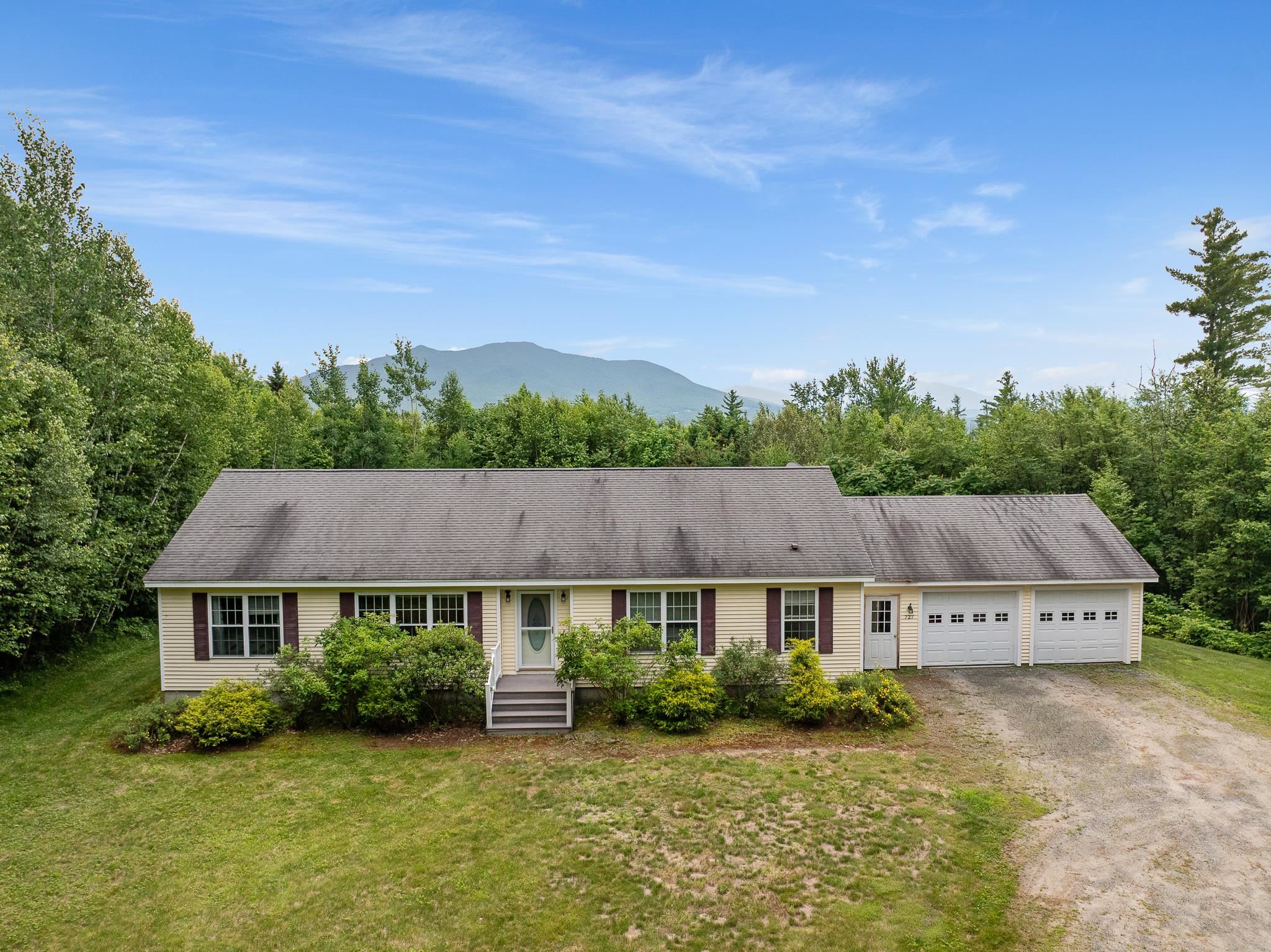 727 Bailey Road Jefferson, NH 03583 - Photo 1 of 34