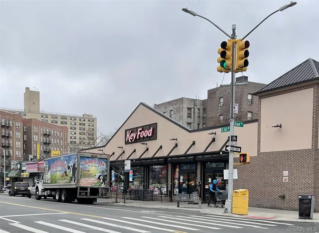 a black and white photo of a street
