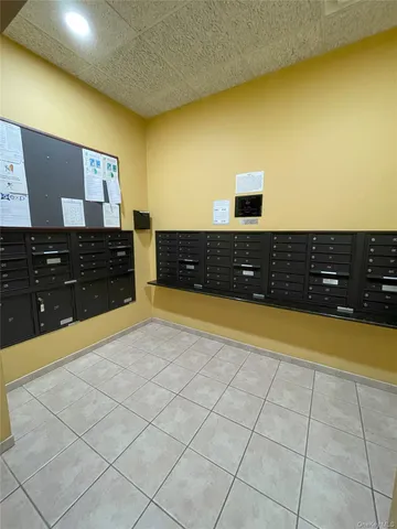 a view of a livingroom with furniture