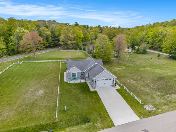 $765,000 | 5407 Sioux Road, Pentwater, MI 49449