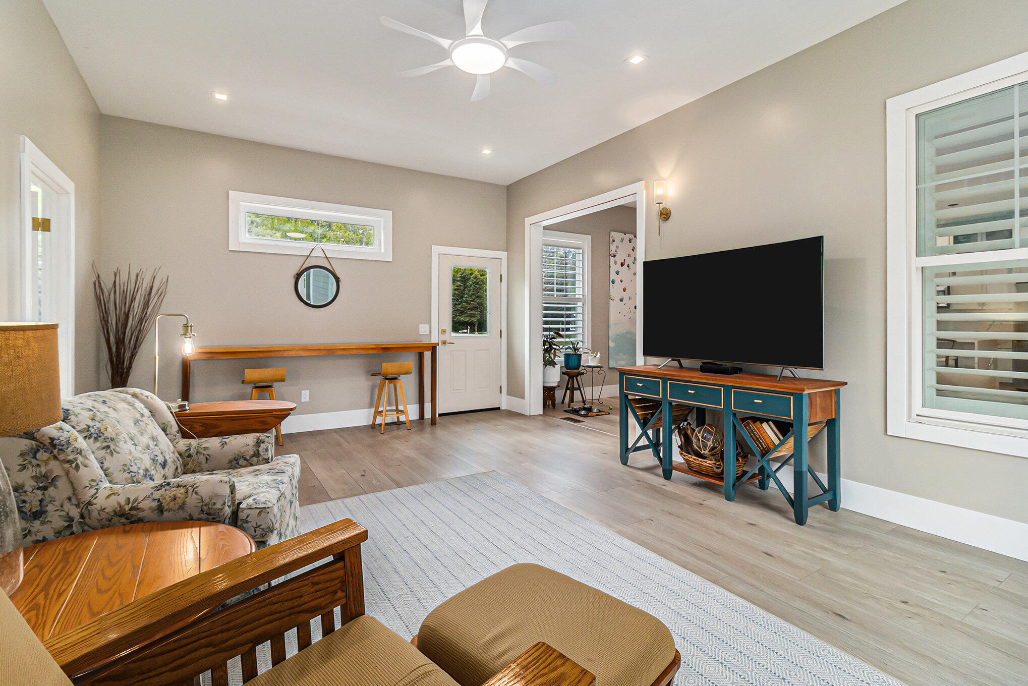 5407 Sioux Road Pentwater, MI 49449 - Photo 17 of 36 Family Room