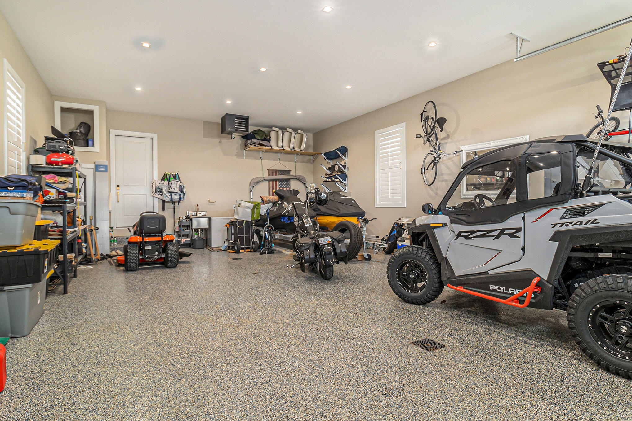 5407 Sioux Road Pentwater, MI 49449 - Photo 27 of 36 Garage