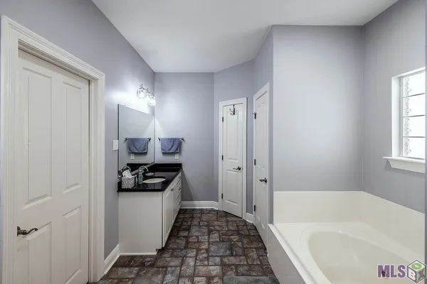 $475,000 | 188 Lansdown Drive, Houma, LA 70360