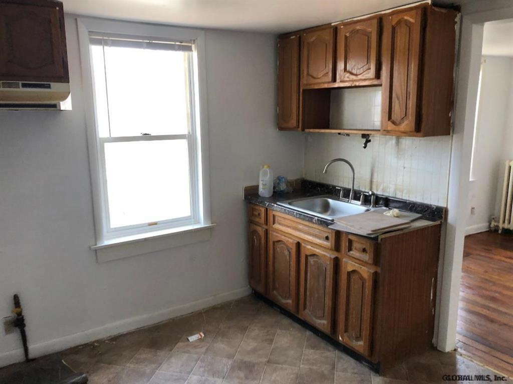 85 Lawrence Street Rensselaer, NY 12144 - Photo 3 of 8 Photo 3