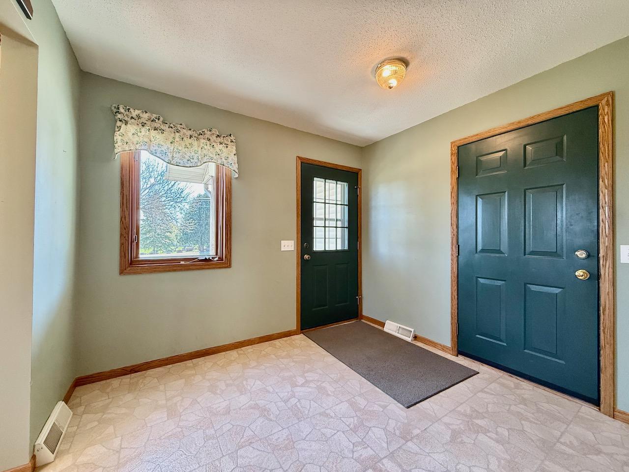 1400 South Cascade Street Fergus Falls, MN 56537 - Photo 5 of 55