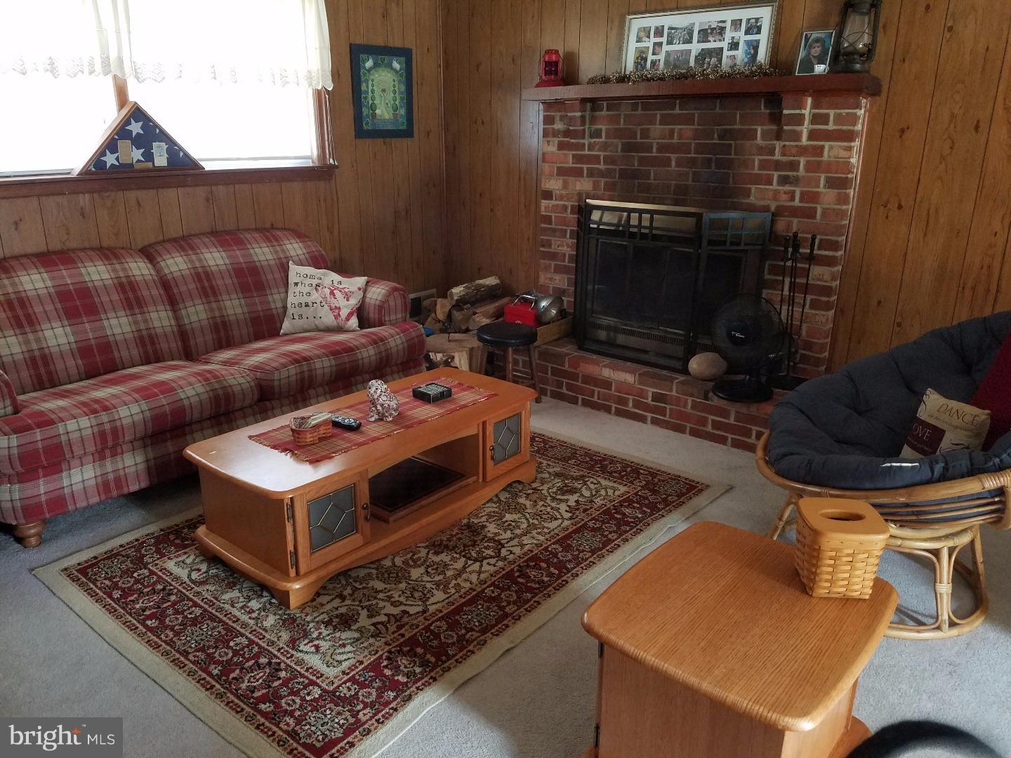 46 Craig Road New Castle, DE 19720 - Photo 9 of 19 Family Room