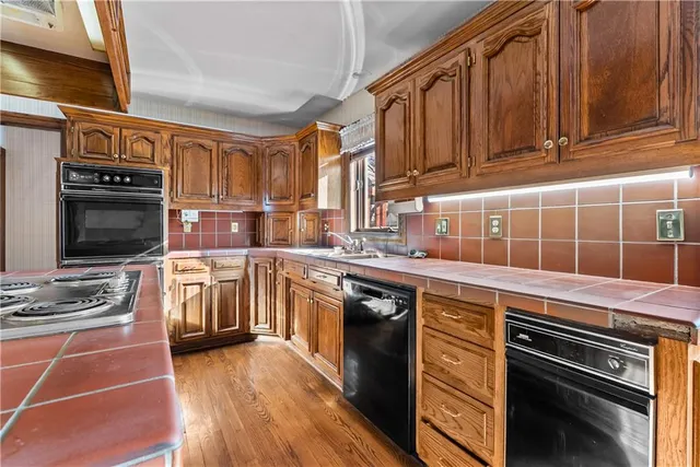 $725,000 | 2309 West 127th Street, Leawood, KS 66209