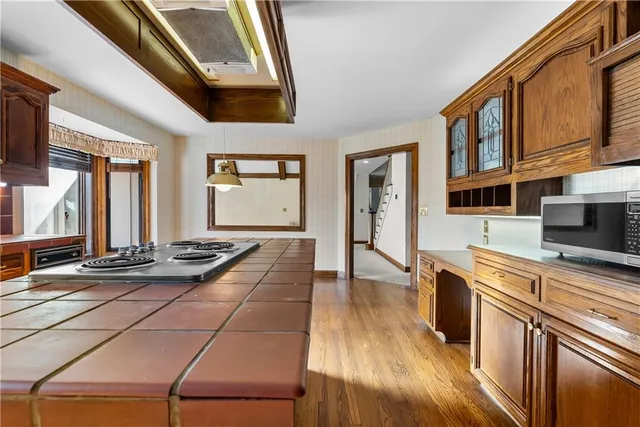 $725,000 | 2309 West 127th Street, Leawood, KS 66209