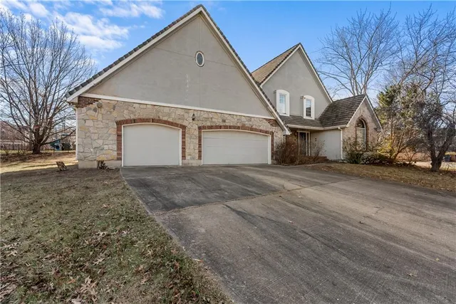 $725,000 | 2309 West 127th Street, Leawood, KS 66209