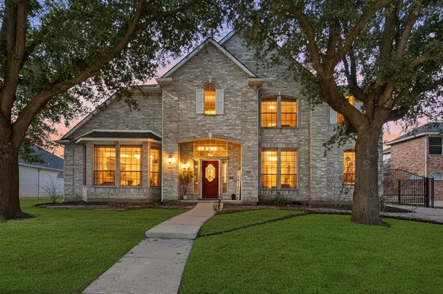 $675,000 | 1817 Meadow Ridge Drive, Flower Mound, TX 75028
