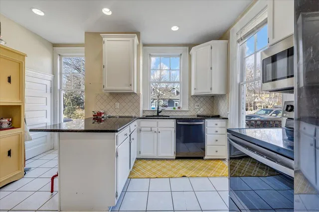 $475,000 | 501 Roanoke Boulevard, Salem, VA 24153