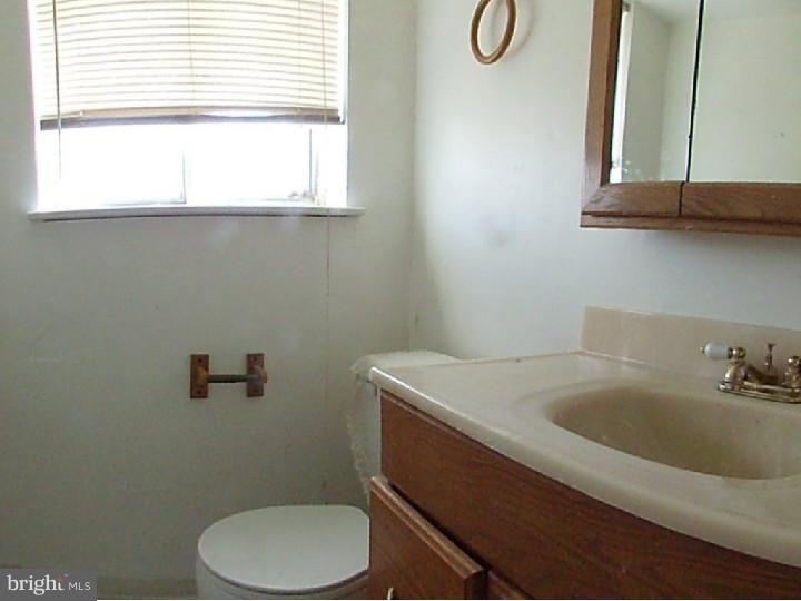 240 Colgate Avenue Pemberton, NJ 08068 - Photo 15 of 16 Bathroom