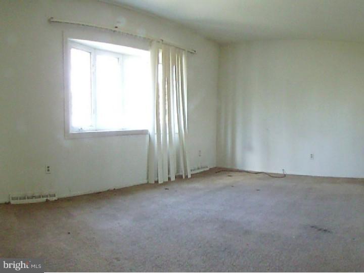 240 Colgate Avenue Pemberton, NJ 08068 - Photo 3 of 16 Living Room
