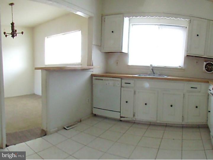 240 Colgate Avenue Pemberton, NJ 08068 - Photo 5 of 16 Kitchen