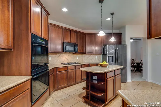 $449,000 | 1934 Oak Flat Road, San Antonio, TX 78251