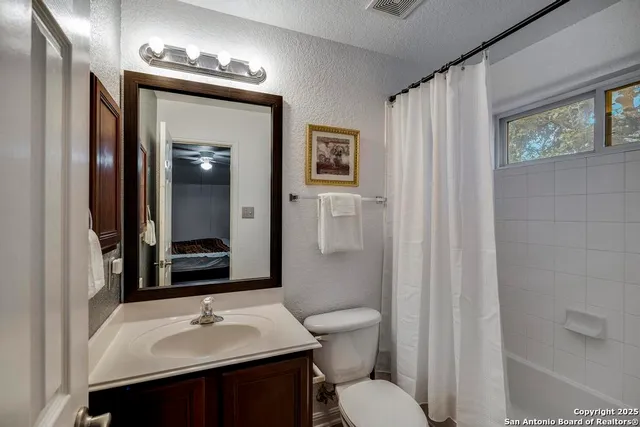 $449,000 | 1934 Oak Flat Road, San Antonio, TX 78251