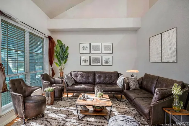 $449,000 | 1934 Oak Flat Road, San Antonio, TX 78251