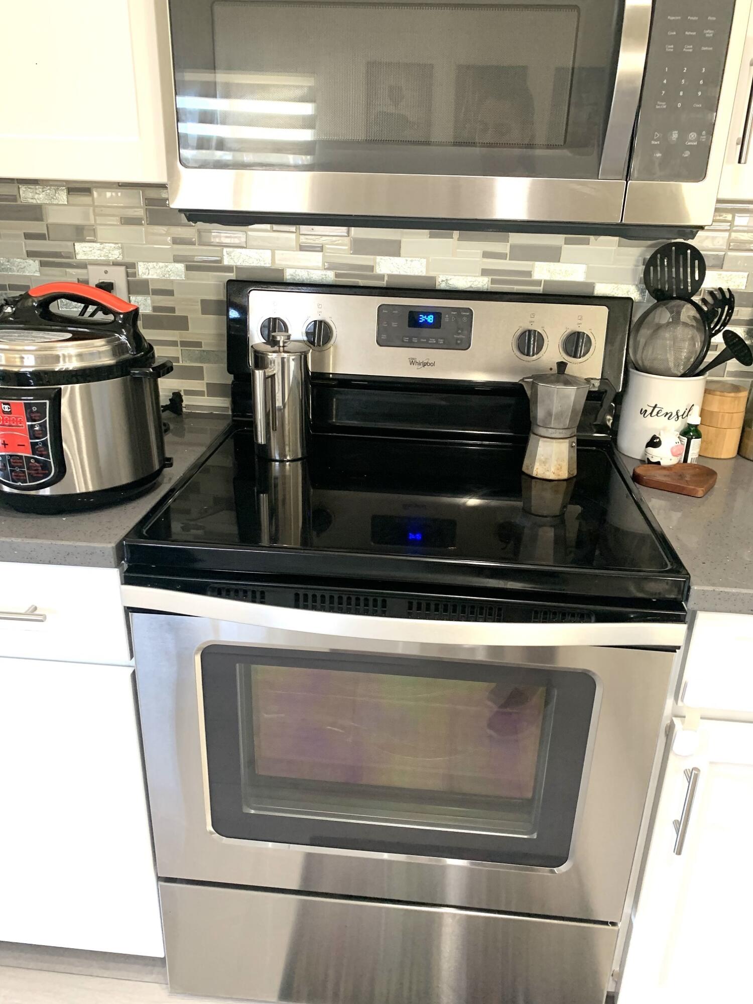 8438 Dynasty Drive Boca Raton, FL 33433 - Photo 10 of 34 Stainless Steel Appliances
