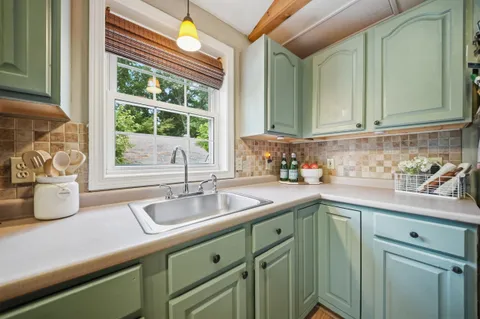 $599,900 | 12 Campbell Drive, Pelham, NH 03076