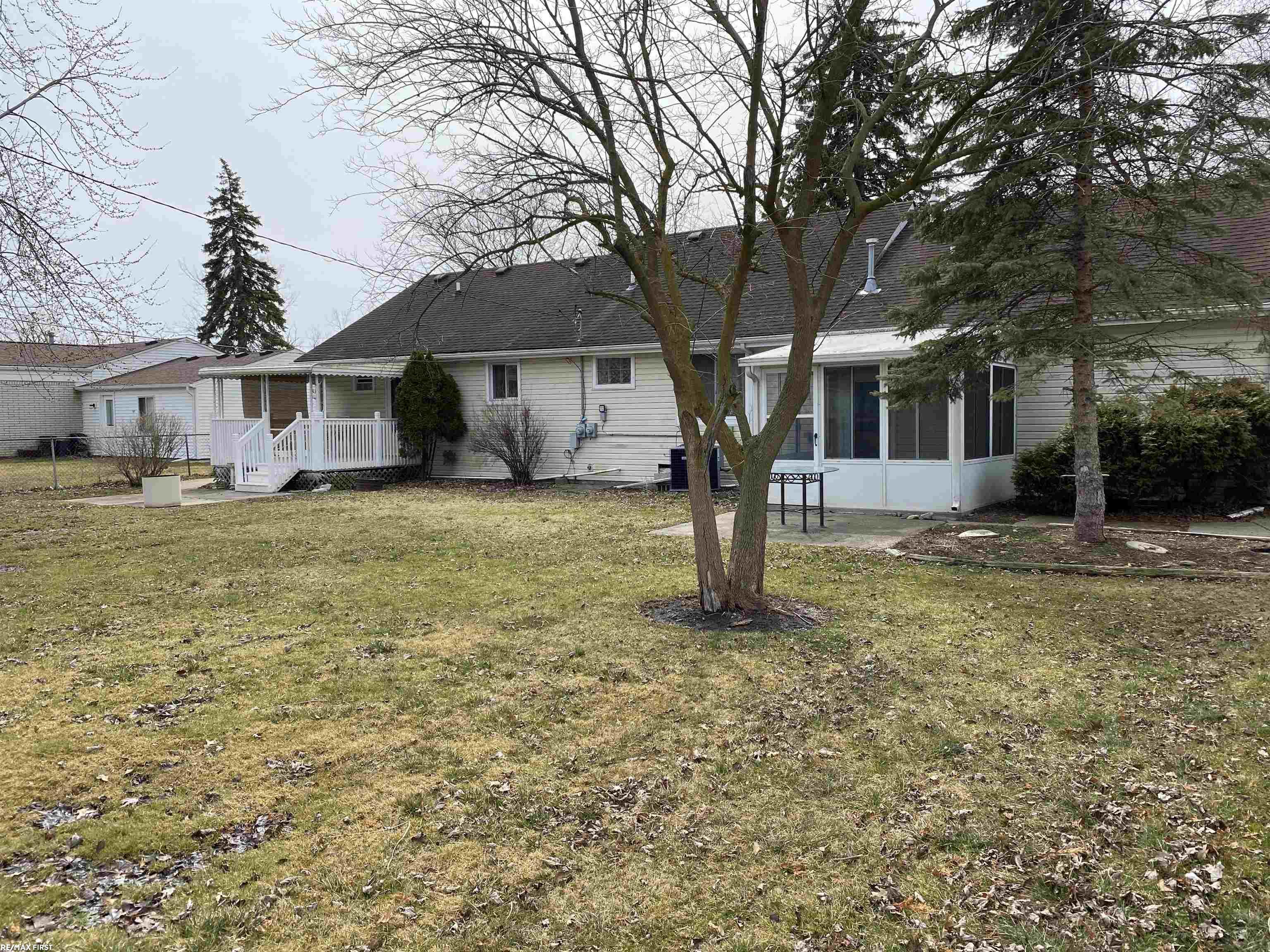 32047 Lakepoint Street Chesterfield, MI 48047 - Photo 2 of 26
