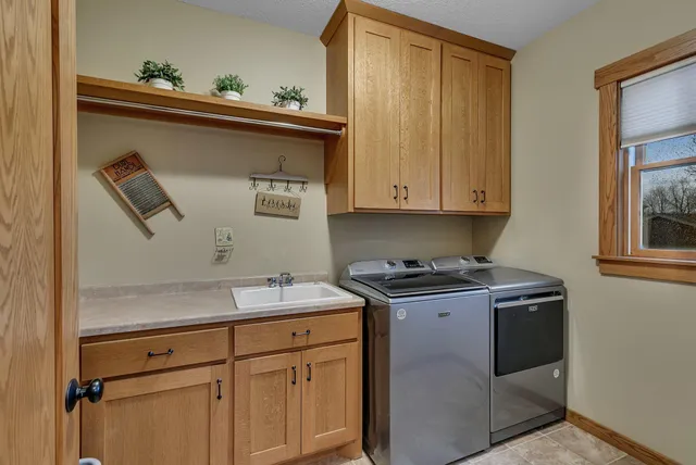 $579,900 | 912 21st Avenue North, Sartell, MN 56377