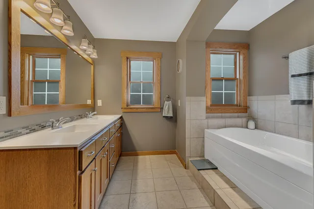 $579,900 | 912 21st Avenue North, Sartell, MN 56377