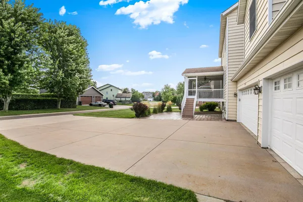 $579,900 | 912 21st Avenue North, Sartell, MN 56377