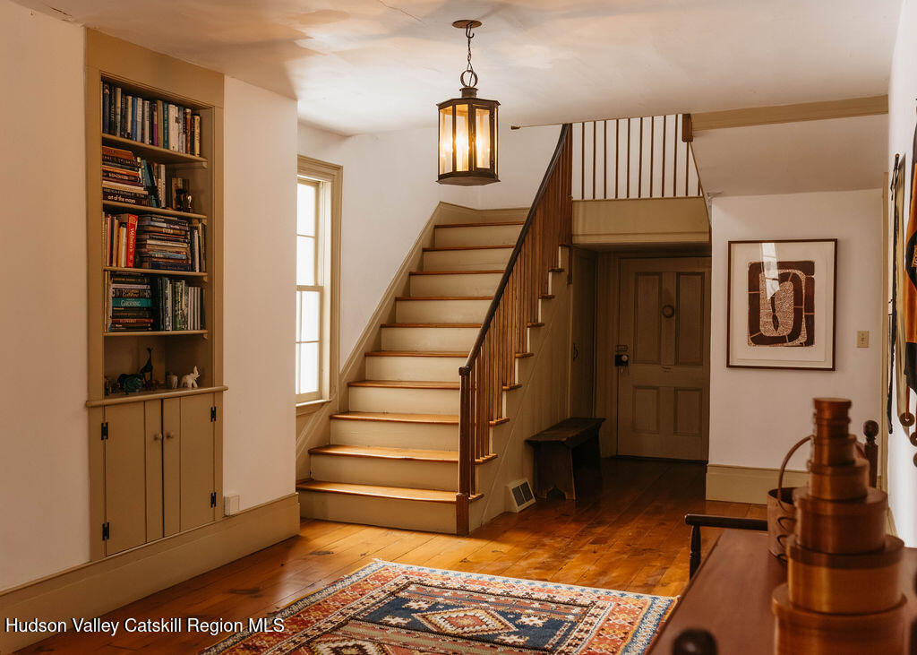 1193 Albany Post Road Gardiner, NY 12525 - Photo 28 of 45 wap foyer